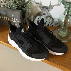 Nike Huarache Ultra Sneakers